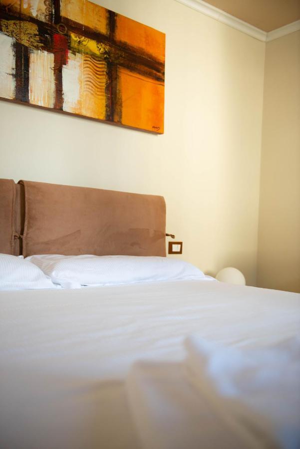 Modern, Bright Near Boboli Gardens & Santo Spirito - Homeunity Firenze Bagian luar foto