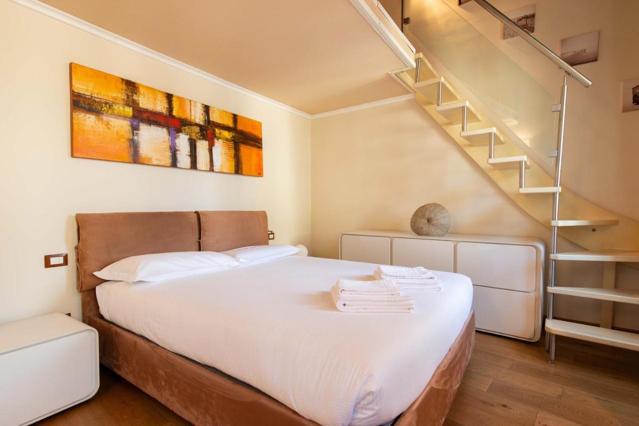 Modern, Bright Near Boboli Gardens & Santo Spirito - Homeunity Firenze Bagian luar foto