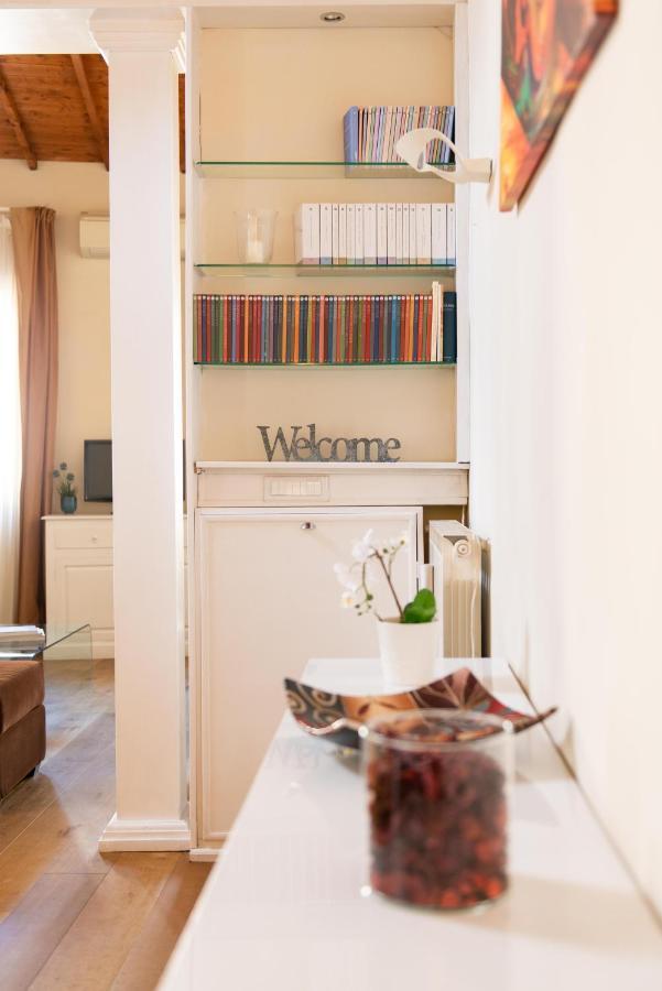 Modern, Bright Near Boboli Gardens & Santo Spirito - Homeunity Firenze Bagian luar foto