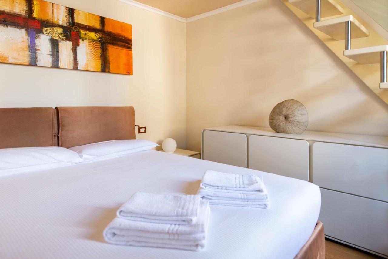 Modern, Bright Near Boboli Gardens & Santo Spirito - Homeunity Firenze Bagian luar foto